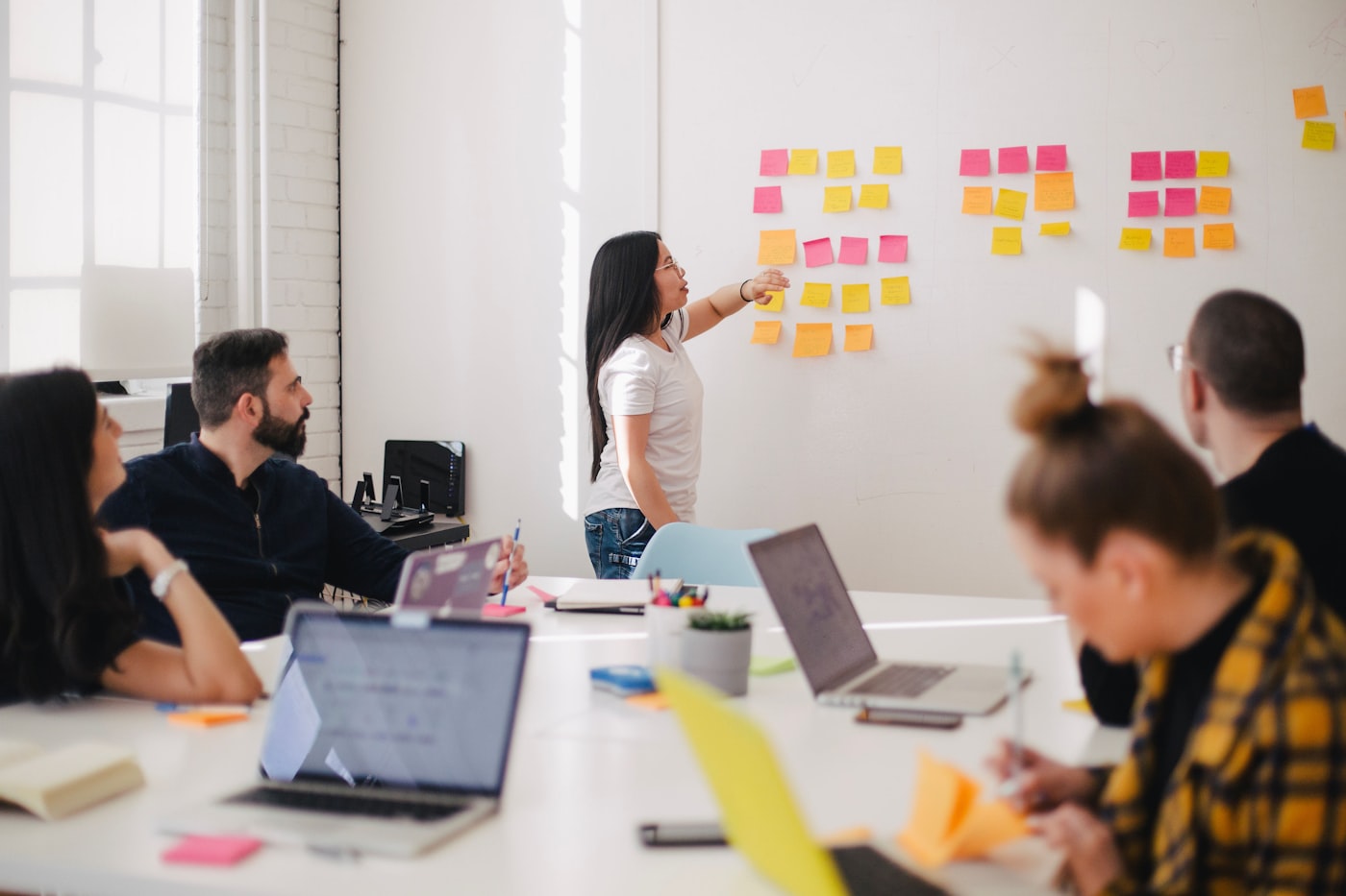 A practitioner-led AI-for-HR workshop in session